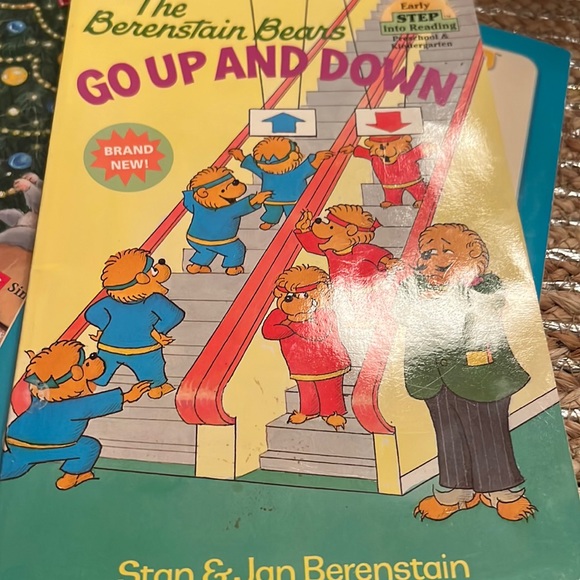 6 books mostly level 1 for kids 🙏🙏🙏 - Picture 5 of 12